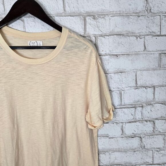 Maurices light yellow short sleeve tee - Picture 3 of 10